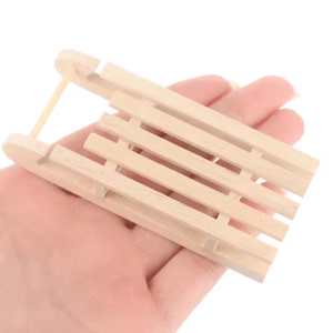 1/12 Mini Wooden Sleigh Gift Box Dollhouse Decoration