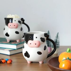 585ml Creative Cow Ceramic Mug - Cartoon Design Coffee Cup for Milk and Tea Lovers
