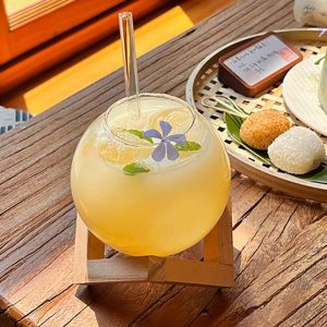 Creative Round Ball Cocktail Glass - High-Performance Bar Glassware with Natural Wood Precision Stand