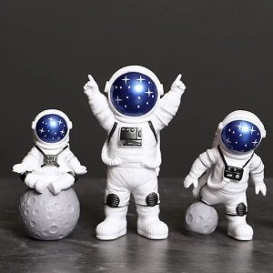4-Piece Astronaut Figure Set - Spaceman Sculpture & Educational Toy for Desktop, Home Decoration & Space-Themed Gift