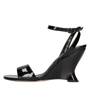 Emanuelle Vee With Heel Black
