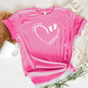 First Time Grandma Shirt New Grandma Baby Announcement Gift Tee