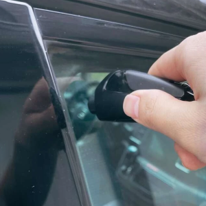 3-In-1 Emergency Car Escape Tool (Window Breaker)